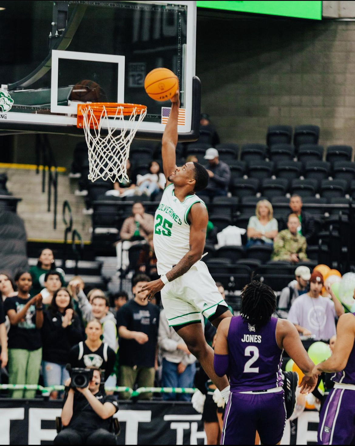 Utah Valley men's basketball takes late lead in dominating 70-54 win over Weber State