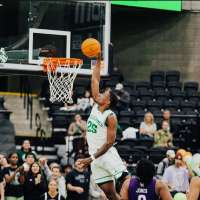 Utah Valley men's basketball takes late lead in dominating 70-54 win over Weber State