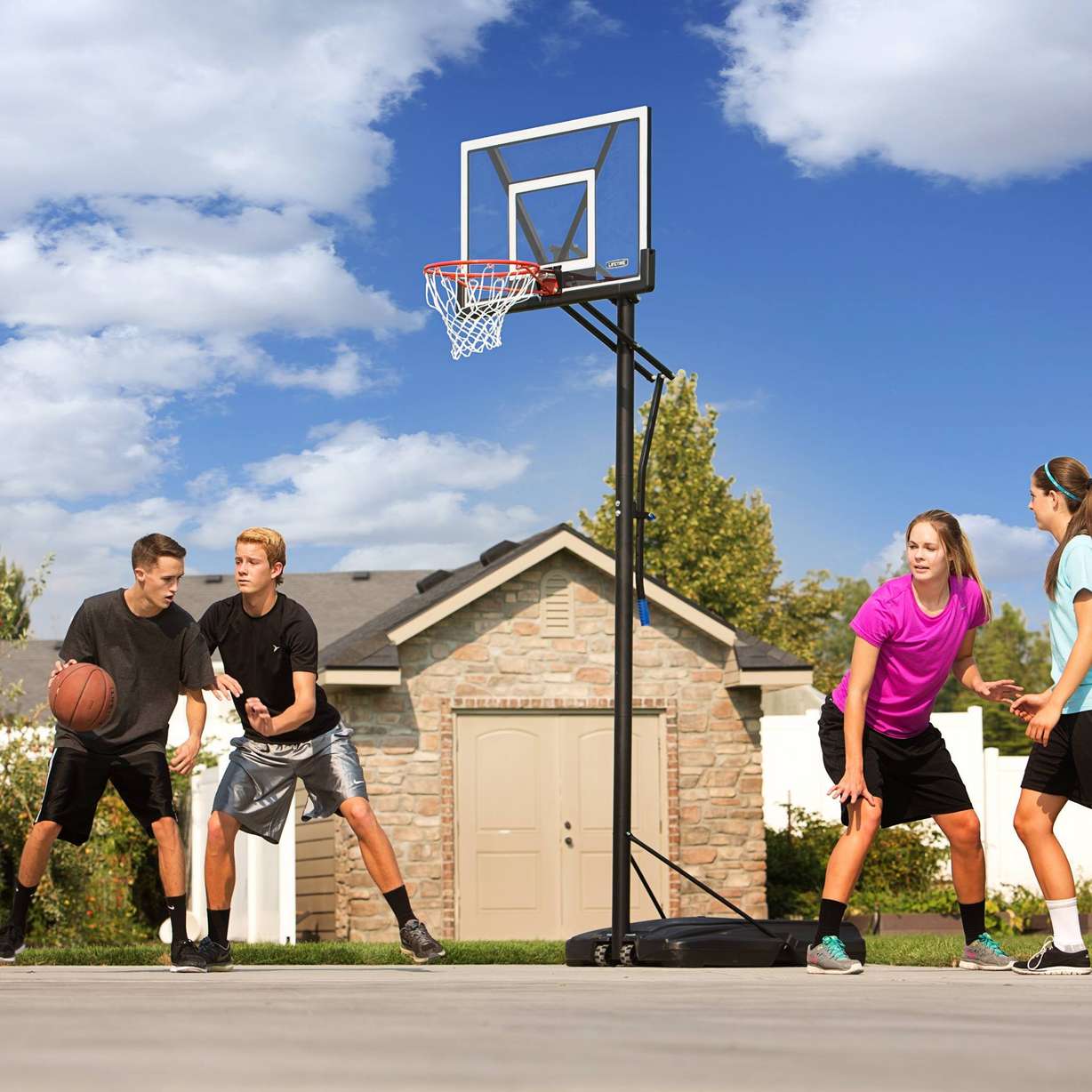 Why a basketball hoop is a great gift for your teens and kids