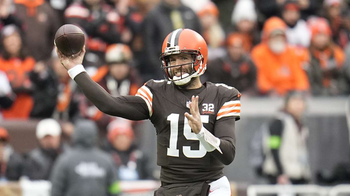 Cleveland Browns quarterback Joe Flacco throws during the first half of an NFL football game against the Jacksonville Jaguars, Sunday, Dec. 10, 2023, in Cleveland.