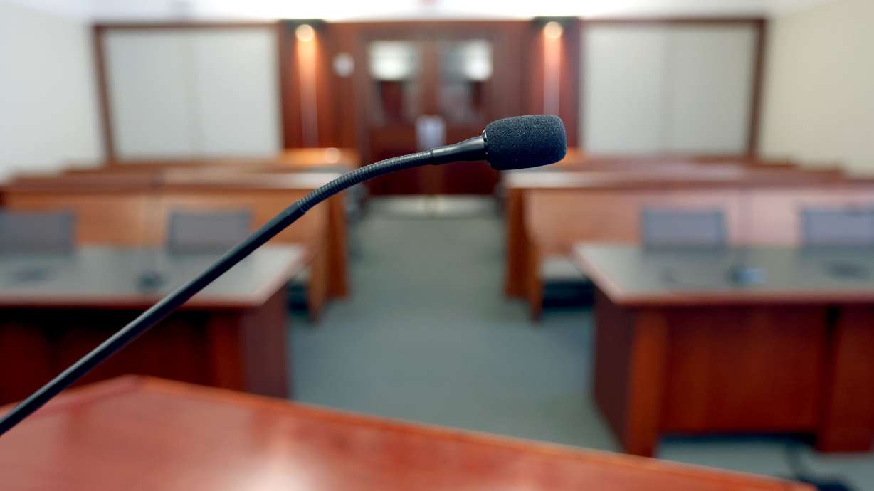 A man accused of selling $5 sports cards when he'd promised Michael Jordan and not giving refunds accepted a diversion agreement, agreeing to pay the victims back.