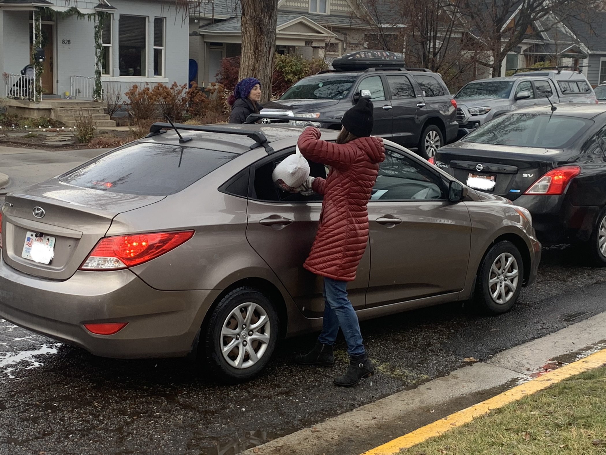 Over 1,000 Utah families in need given Christmas dinner and gifts