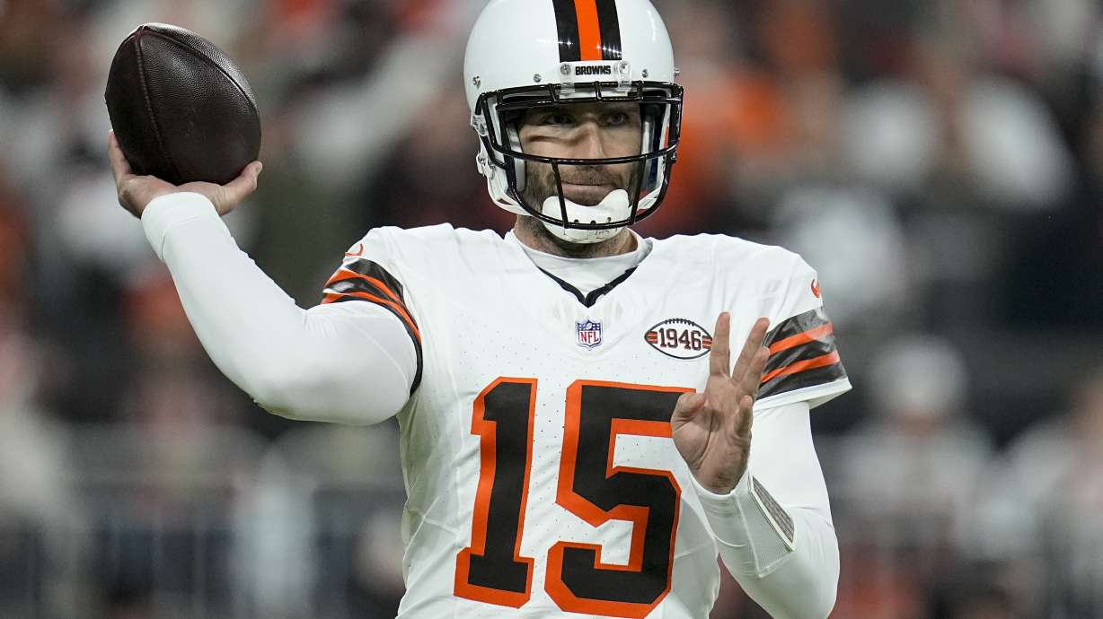 Cleveland Browns quarterback Joe Flacco passes against the New York Jets during the first half of an NFL football game Thursday, Dec. 28, 2023, in Cleveland.