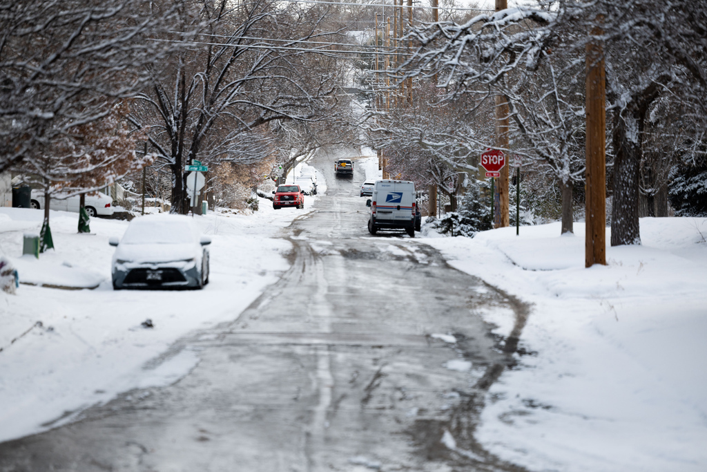 Winter Storm With Snow, Ice, Wind And Bitter Cold Pummels Much Of The ...