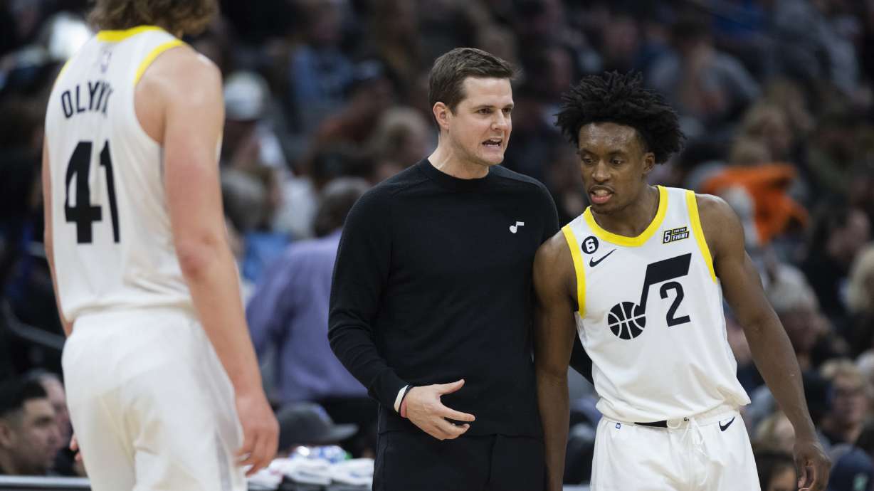 Utah Jazz coach Will Hardy talks with guard Collin Sexton (2) duirng the second half of the team's NBA basketball game against the Sacramento Kings in Sacramento, Calif., Friday, Dec. 30, 2022. The Kings won 126-125.