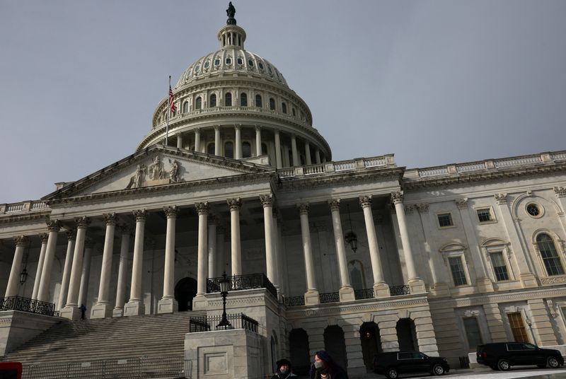 U.S. lawmakers on Friday advanced a bill to enhance tax breaks for businesses and low-income families.
