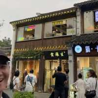 Have You Seen This? Man appears to be fluent in 'dog'