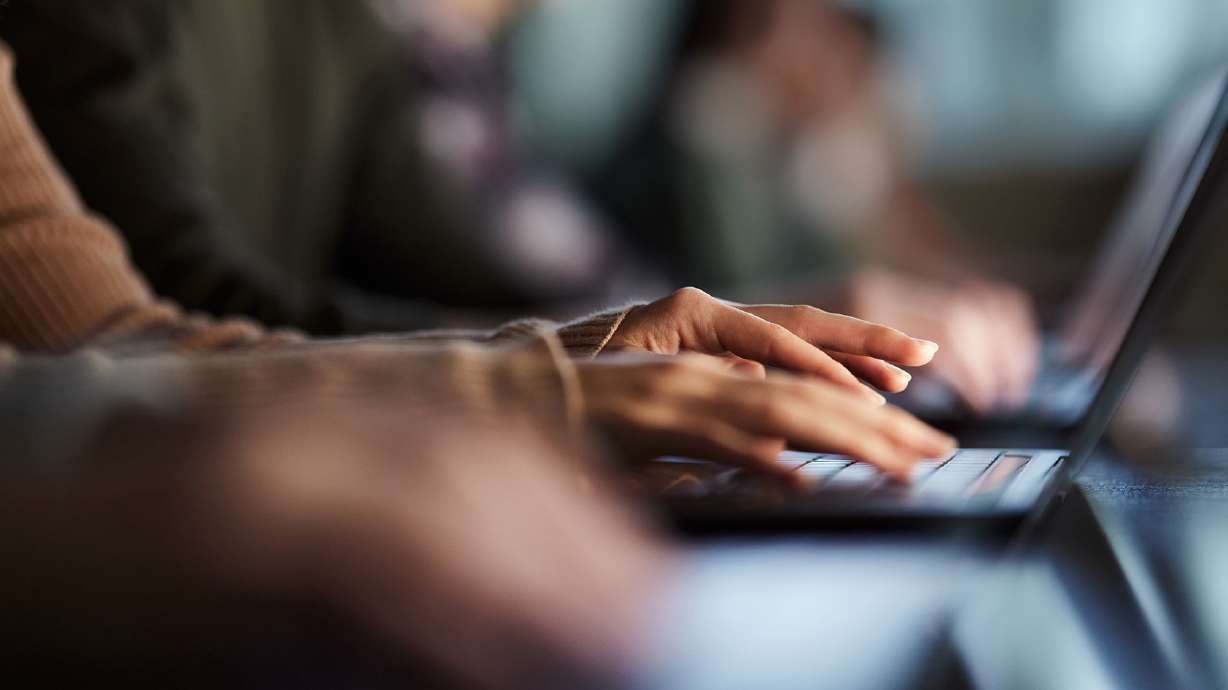 How will patent protections apply to inventions made with the help of artificial intelligence tools, particularly generative AI?