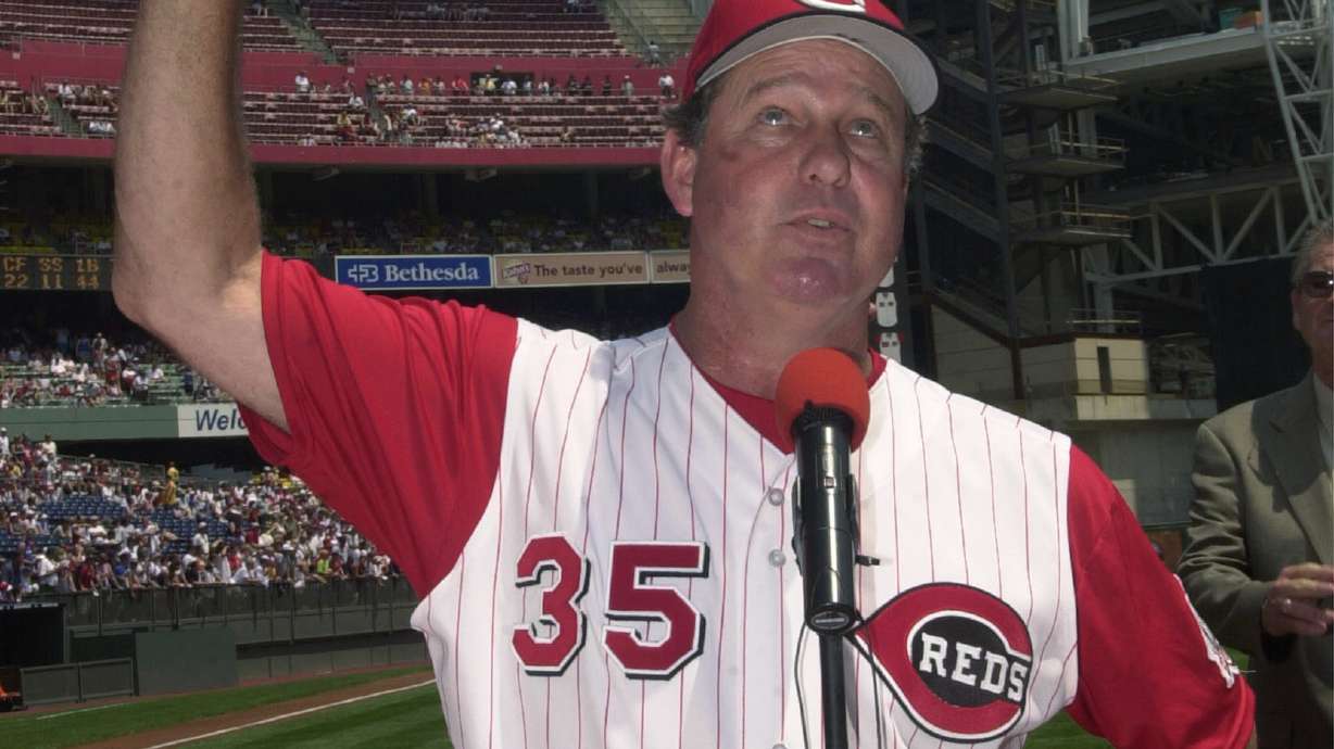 FILE - Cincinnati Reds pitching coach and former pitcher Don Gullett waves to the crowd after he was inducted into the Reds Hall of Fame before the team's baseball game against the New York Mets on July 21, 2002, in Cincinnati. Gullett, a former major league pitcher and coach who played for four consecutive World Series champions in the 1970s, died Wednesday, Feb. 14, 2024. He was 73. The Reds, New York Yankees and Baseball Hall of Fame all paid tribute to Gullett in social media posts. There was no information provided on his death, but the Cincinnati Enquirer reported he had recent health issues.