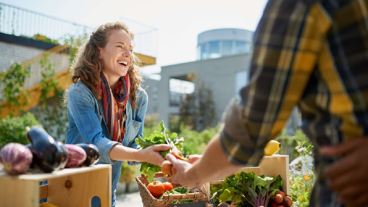 How a Chamber of Commerce helps local communities