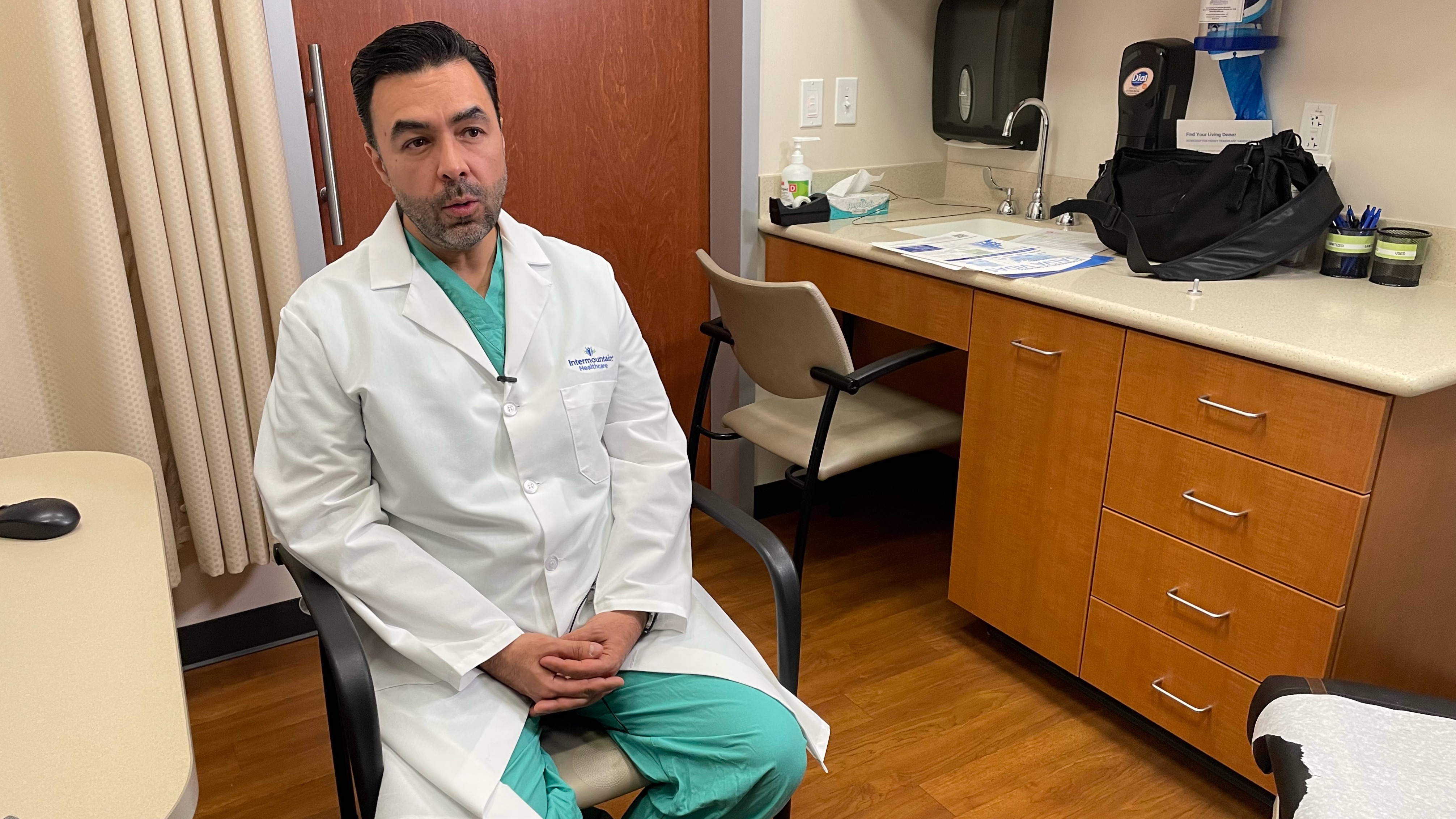 Alan Contreras, a transplant surgeon, discusses the new Clinica Hispana de Riñón at Intermountain Medical Center in Murray on Monday. The clinic provides treatment and care for kidney ailments, including transplants, and is geared to the Spanish-speaking community.