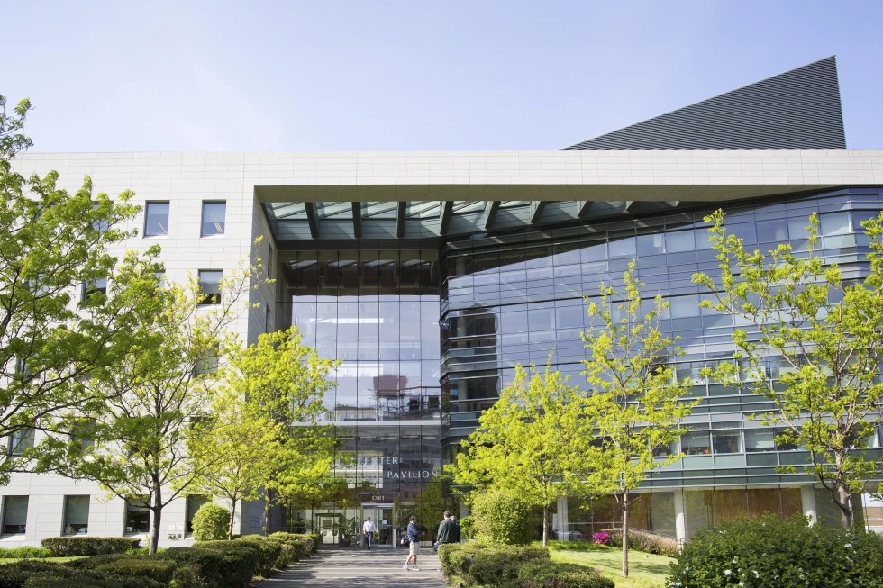 A New York medical school goes tuition-free thanks to a $1B gift