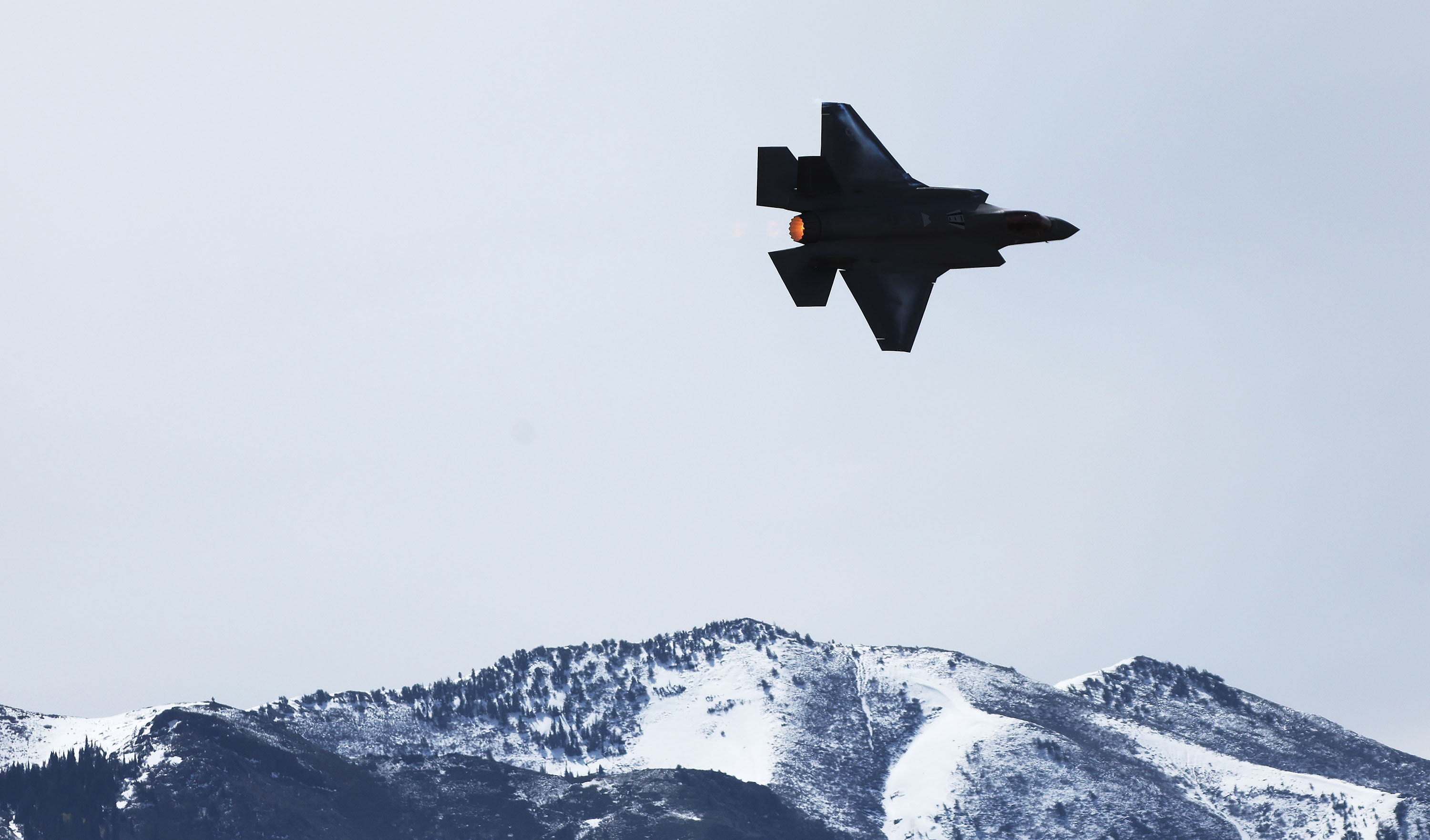 Hill Air Force Base engineers present a plan Wednesday to clean up chemical contamination in the soil near Sunset and Clinton.