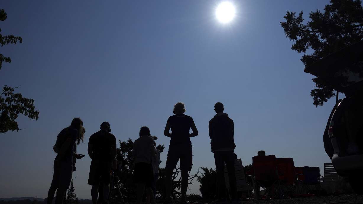 ¿Dónde estarás para el eclipse solar total del 8 de abril?  Todavía hay tiempo para conseguir un lugar.