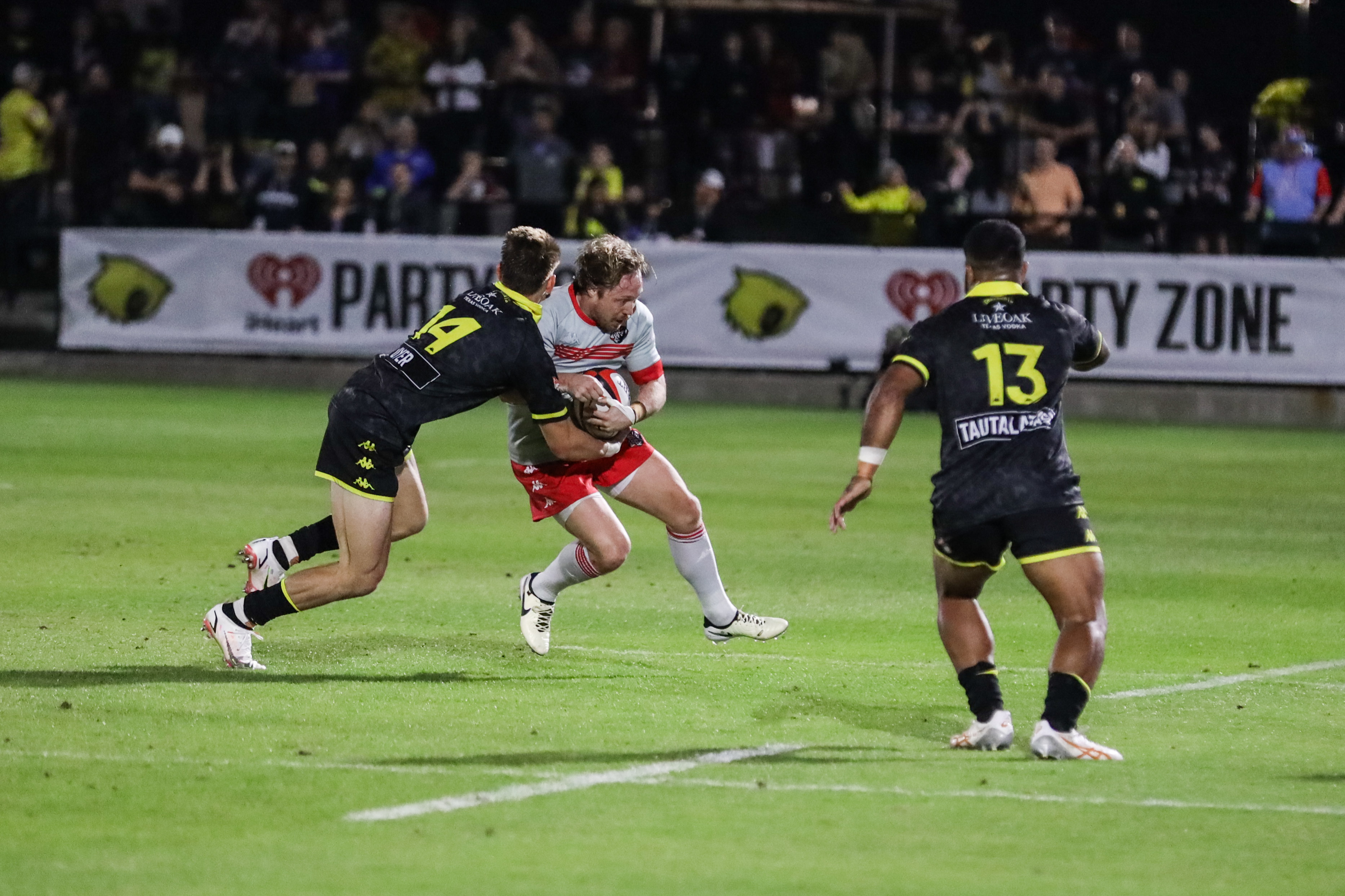 Utah Warriors flyhalf/scrumhalf Joel Hodgson runs with the ball against the Houston Sabercats, March 2, 2024 at Sabercats Stadium in Houston, Texas.