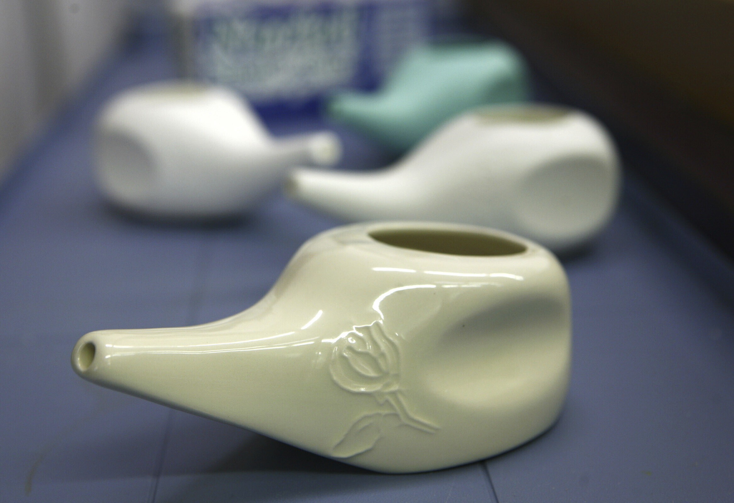 The Centers for Disease Control and Prevention on Wednesday published a report that for the first time connects Acanthamoeba infections to use of Neti pots and other nasal rinsing devices. 