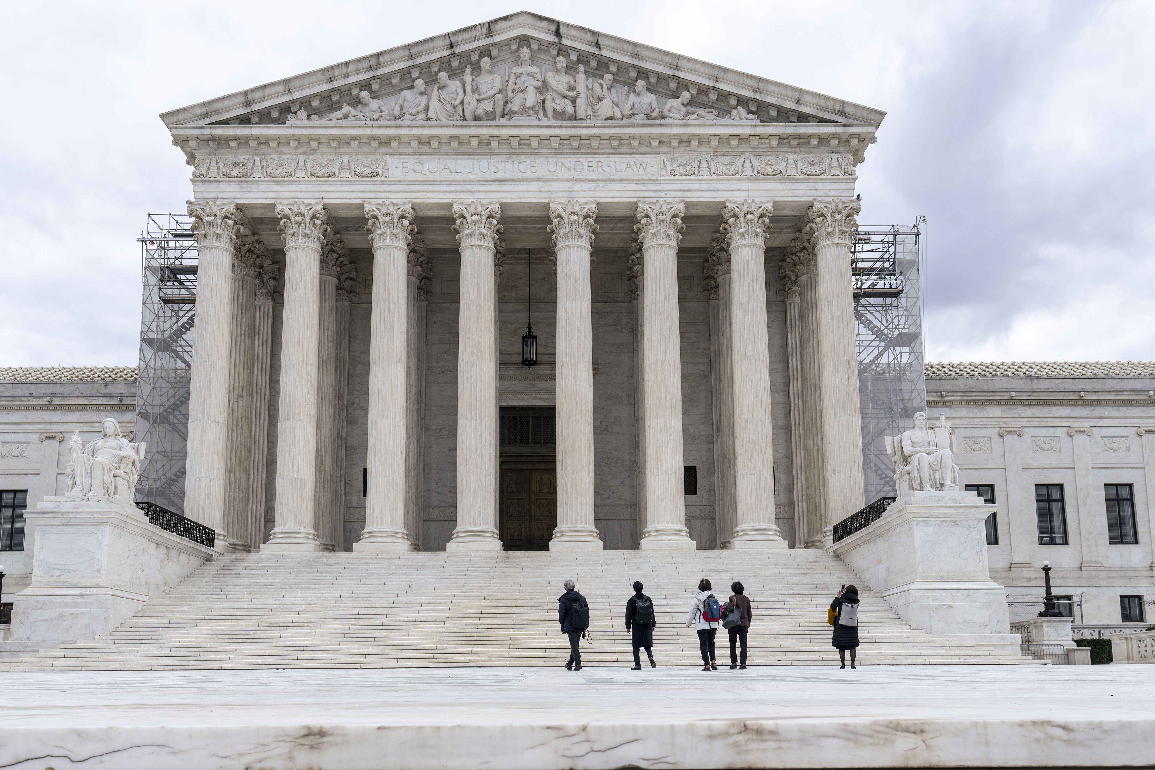 A federal appeals court has issued an order that again prevents Texas from arresting migrants suspected of entering the U.S. illegally, hours after the Supreme Court allowed the strict new immigration law to take effect.