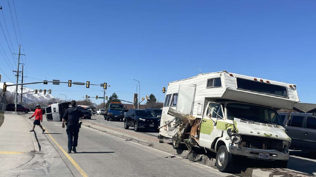 RV driver arrested following chase, 5 vehicles hit | KSL.com