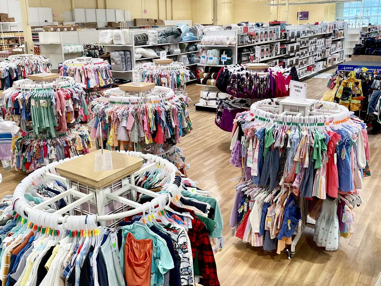 Big Deal Outlet opens new store in Midvale at Fort Union — what that means for bargain shoppers