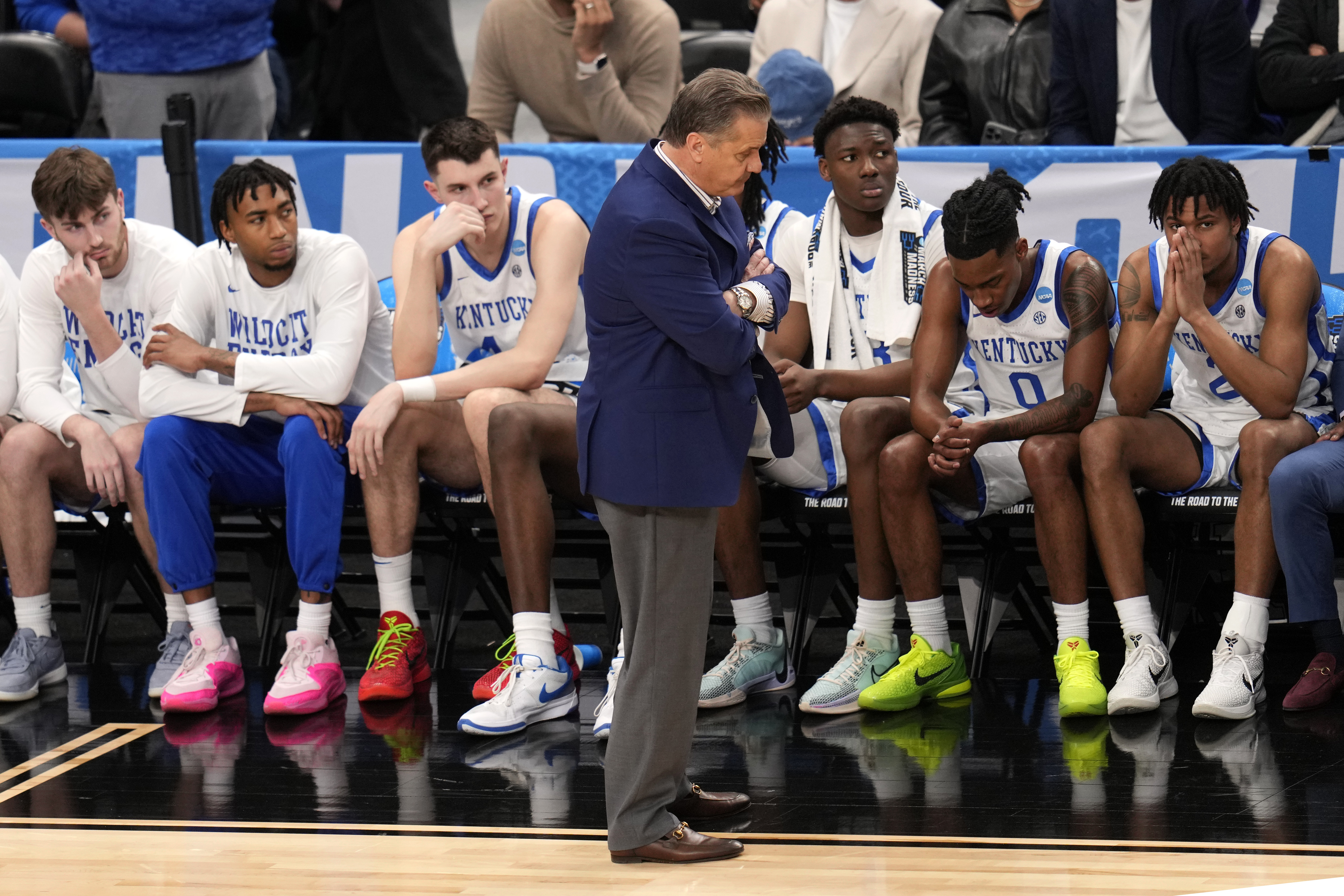 Kentucky coach John Calipari, center, stands in front of the bench late in the second half of the team's basketball game against Oakland in the first round of the men's NCAA Tournament in Pittsburgh, Thursday, March 21, 2024. Oakland won 80-76.