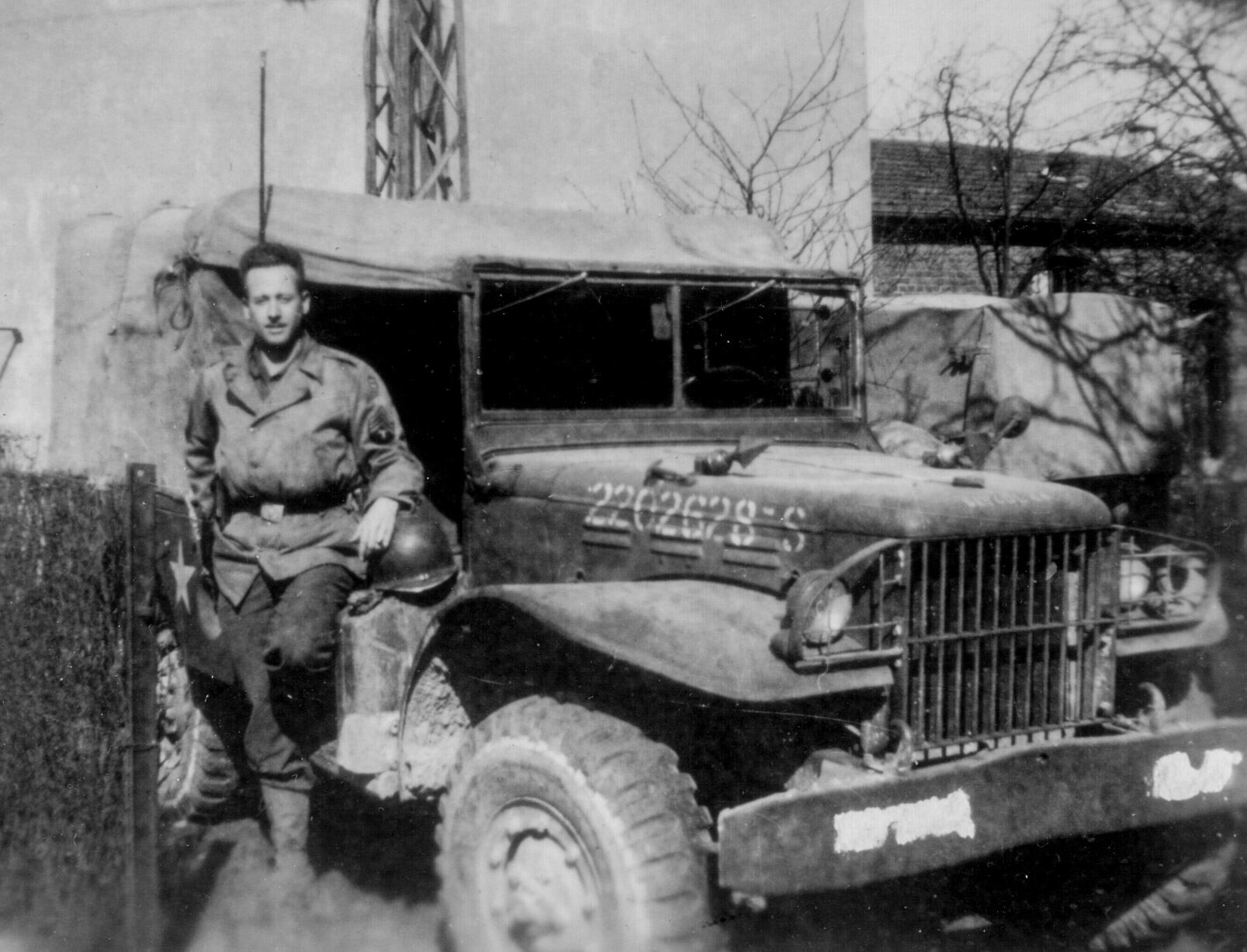 World War II Ghost Army veterans receive long-awaited Congressional ...