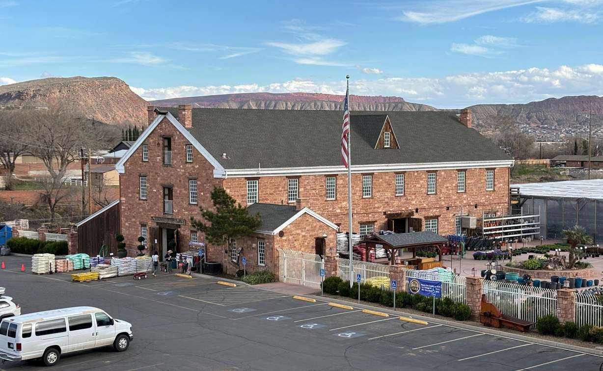Star Nursery now occupies the building that was constructed in 1986 in Washington as the Washington Cotton Factory.