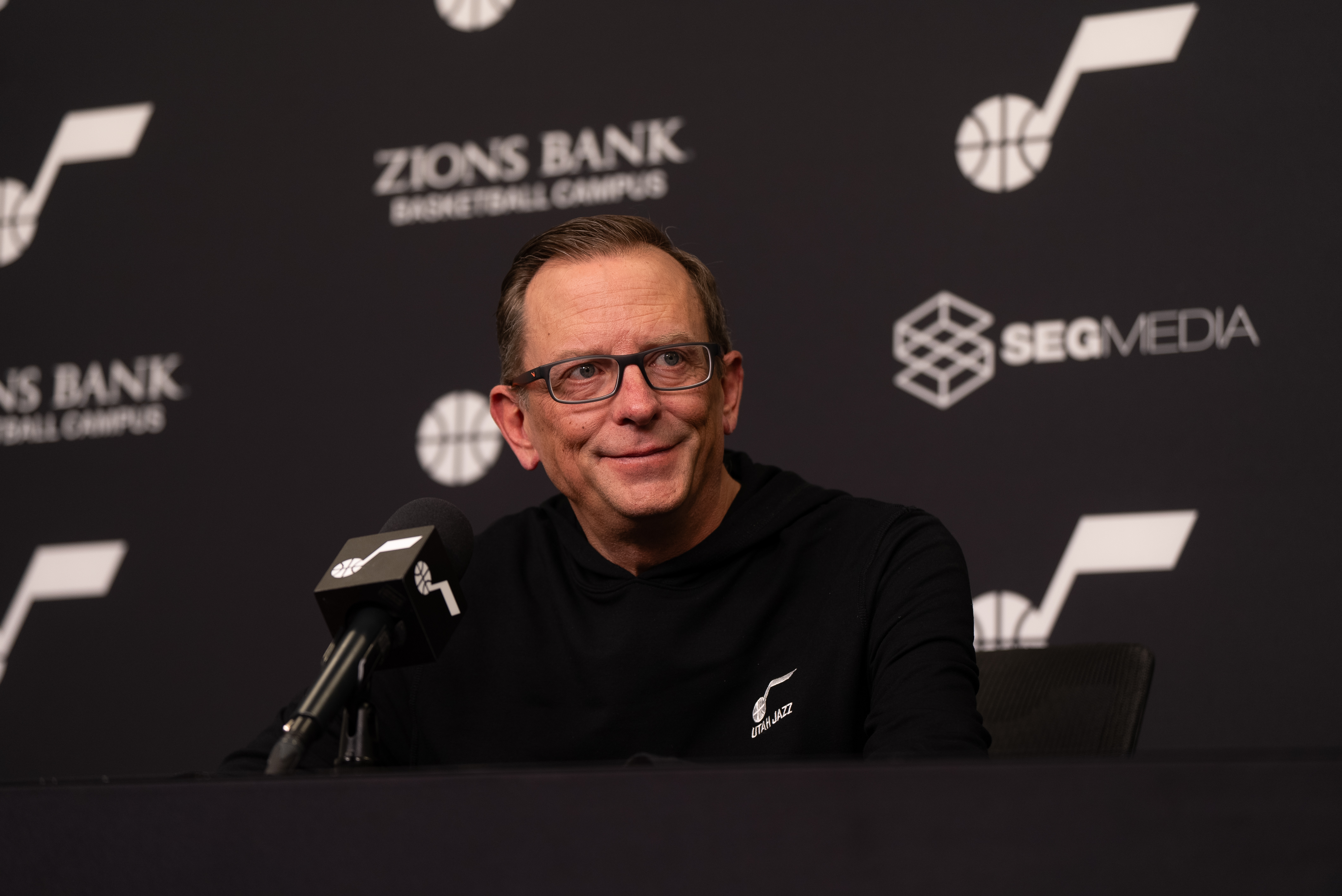 Justin Zanik speaks at a press conference. He will have a kidney transplant this week.