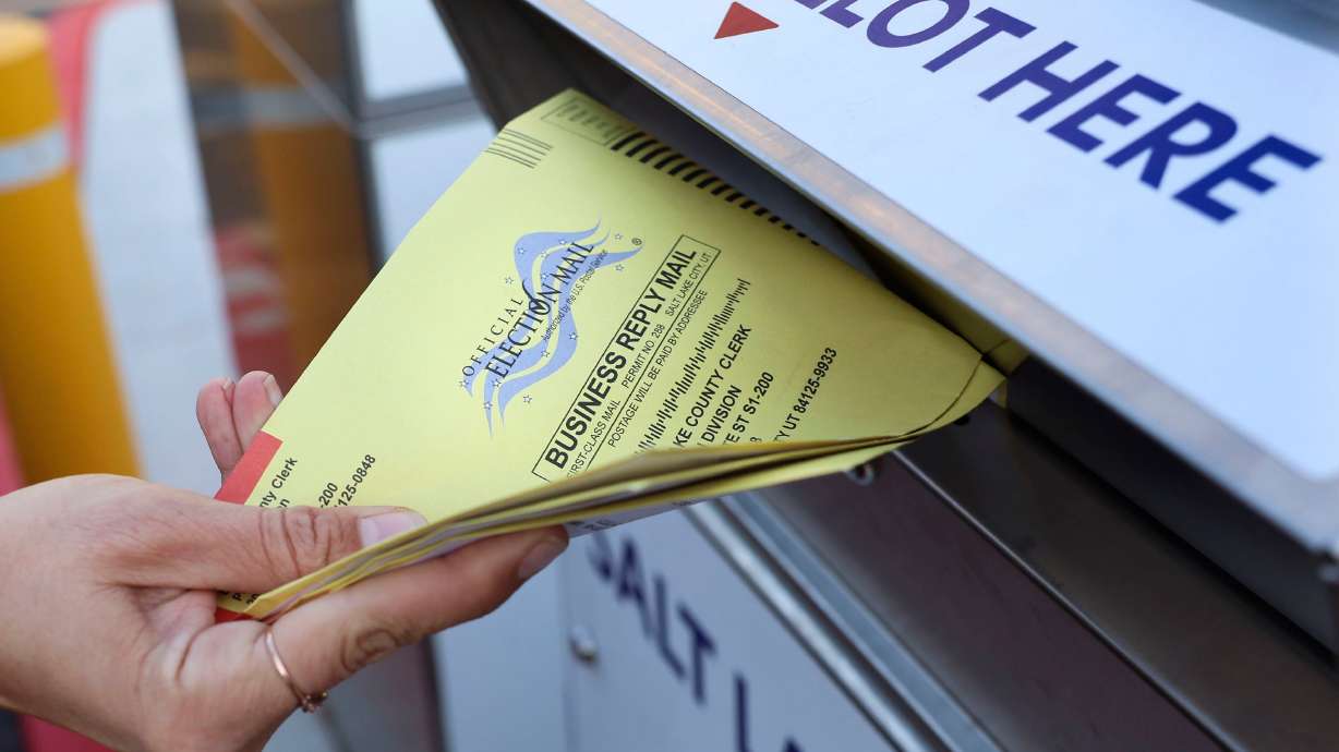 U.S. Senate candidate Clark White ended his campaign after his wife unexpectedly died, Utah Republican Party chairman Rob Axson said on Wednesday.