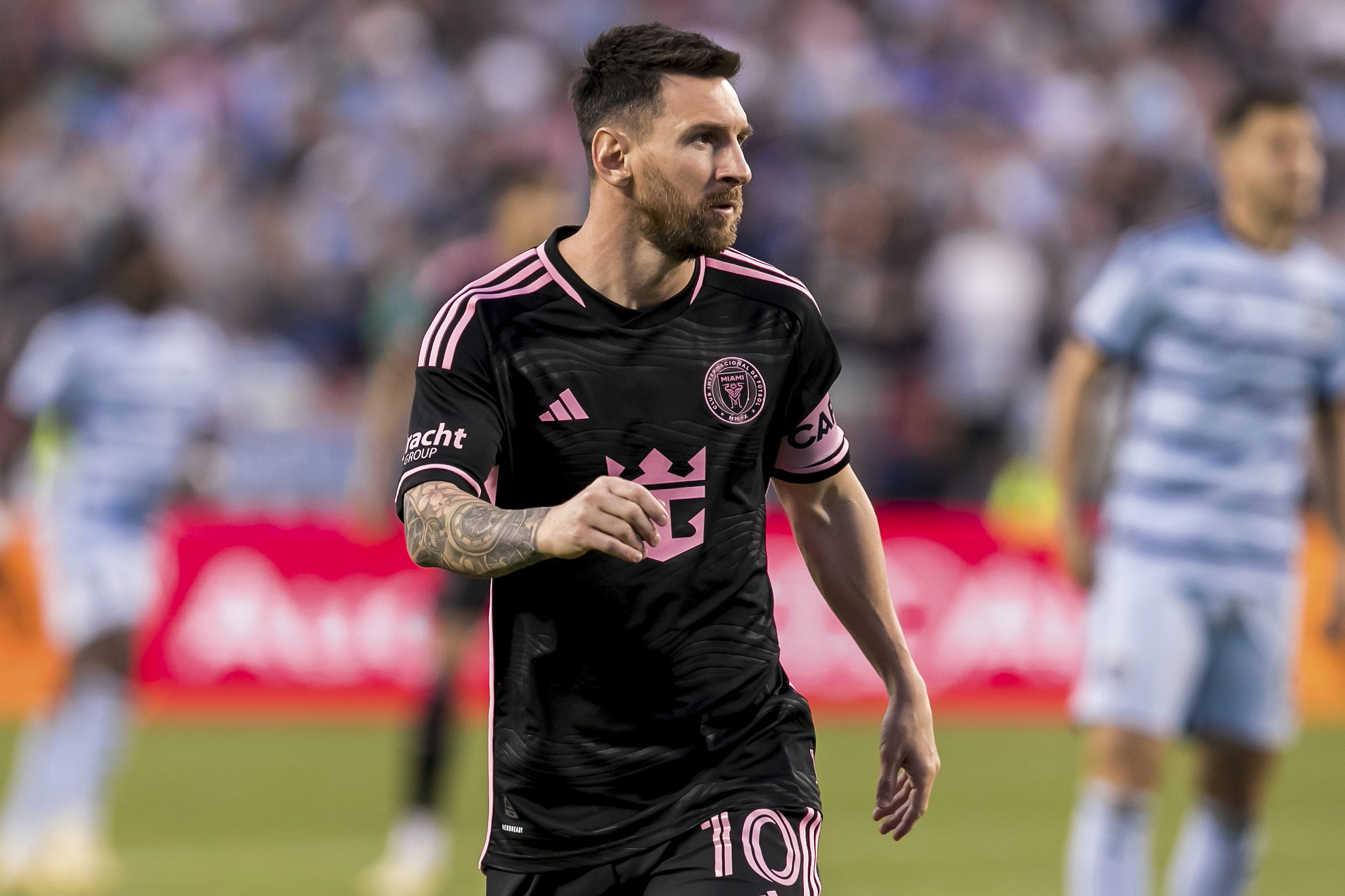 Inter Miami forward Lionel Messi (10) jogs to his position during the first half of an MLS soccer match against Sporting Kansas City, Saturday, April 13, 2024, in Kansas City, Mo. 