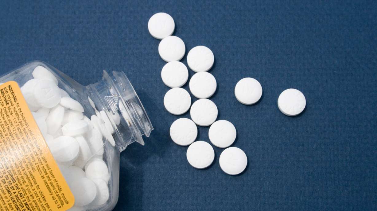 Taking a low-dose daily aspirin long term may reduce risk of developing or dying from colorectal cancer, according to a new study.