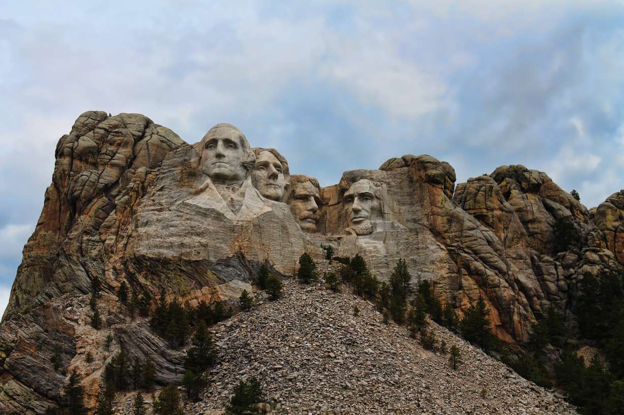 Storyteller Glenn Rawson leads tour exploring history of cowboys, early pioneers