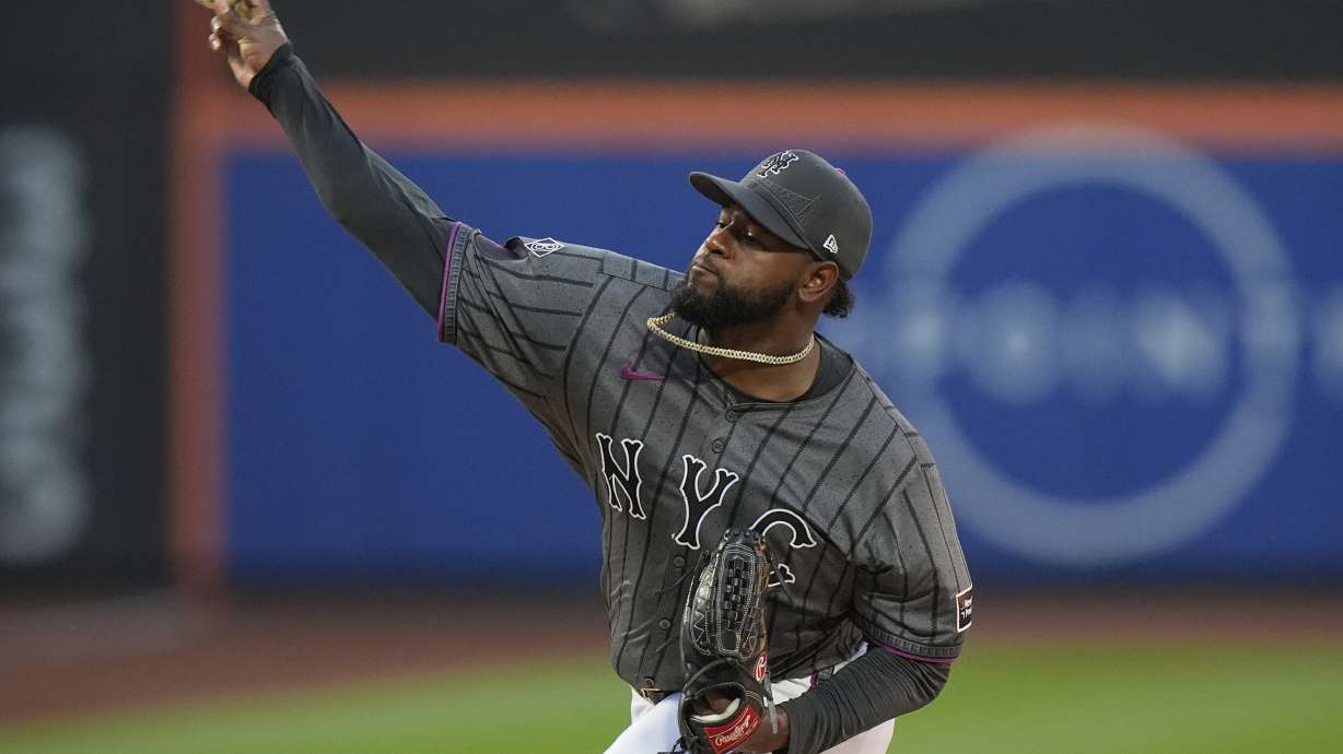 New York Mets' Luis Severino pitches during the first inning of a baseball game against the Chicago Cubs, Monday, April 29, 2024, in New York.