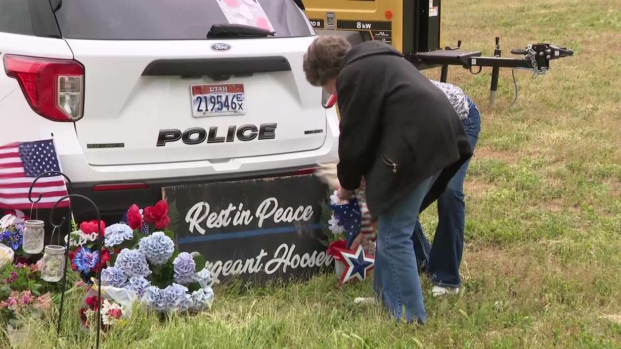 he Santaquin community gathers to pay their respects to Hooser at his memorial.