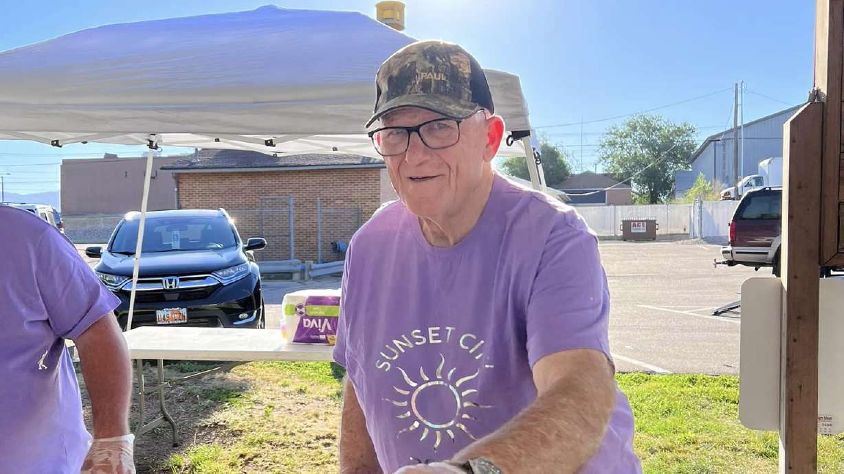 Sunset city officials announced Thursday its "cherished leader," Mayor Howard Madsen, died.