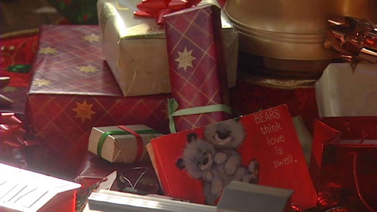 Police warn against keeping gifts under tree