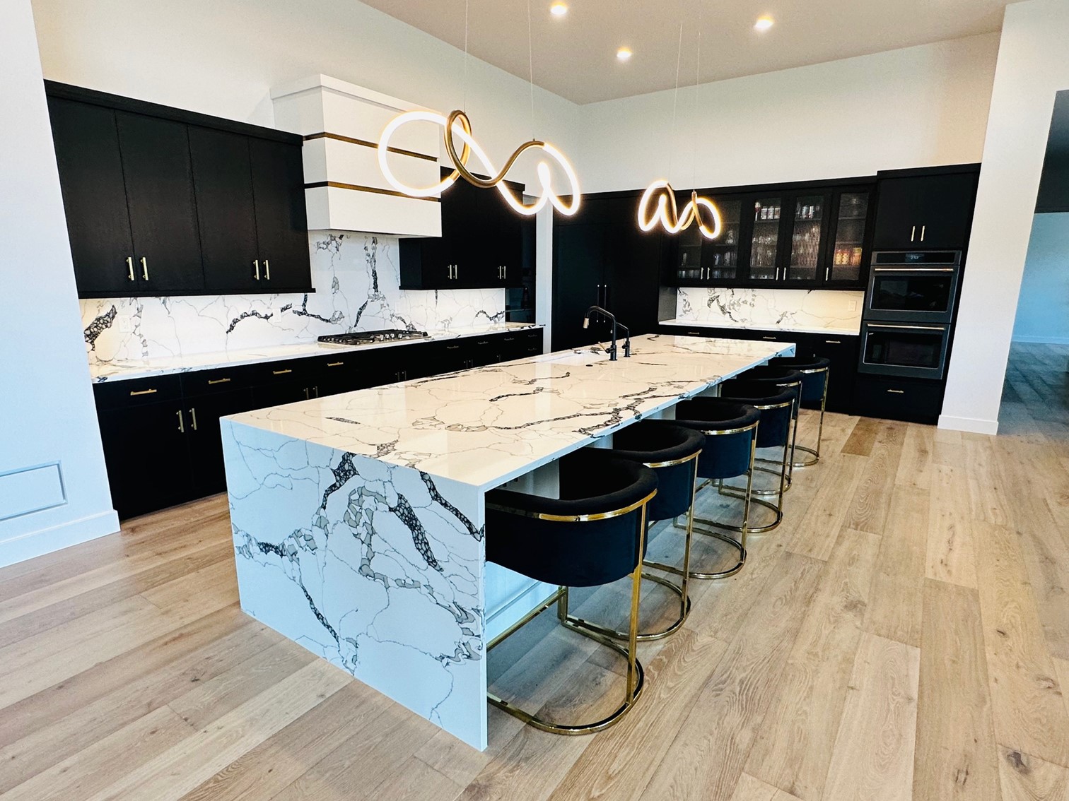 Why seeing and feeling are crucial when choosing countertop surfaces