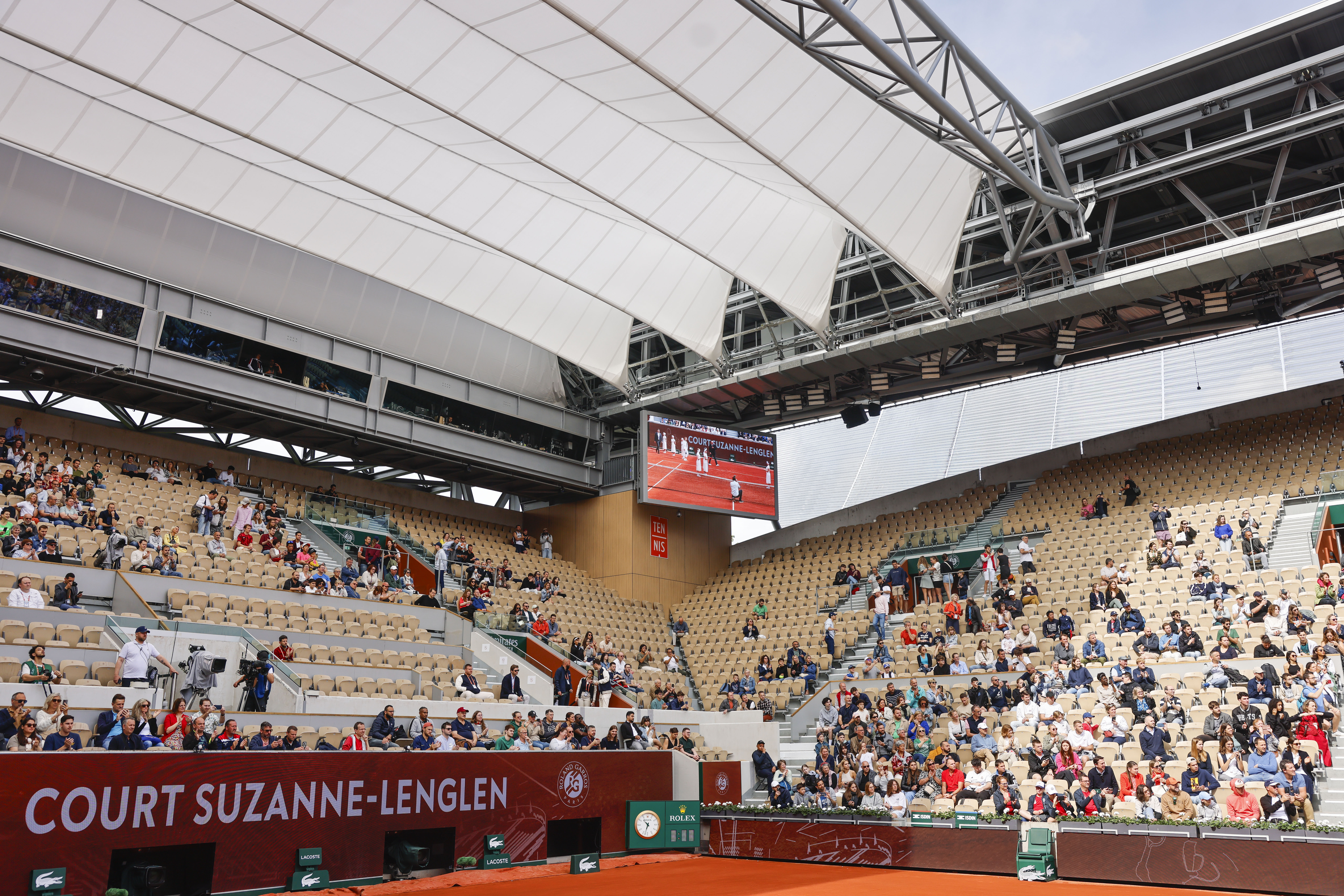 The new roof over Suzanne Lenglen court is seen ahead of first round match of the French Open tennis tournament at the Roland Garros stadium in Paris, Sunday, May 26, 2024.