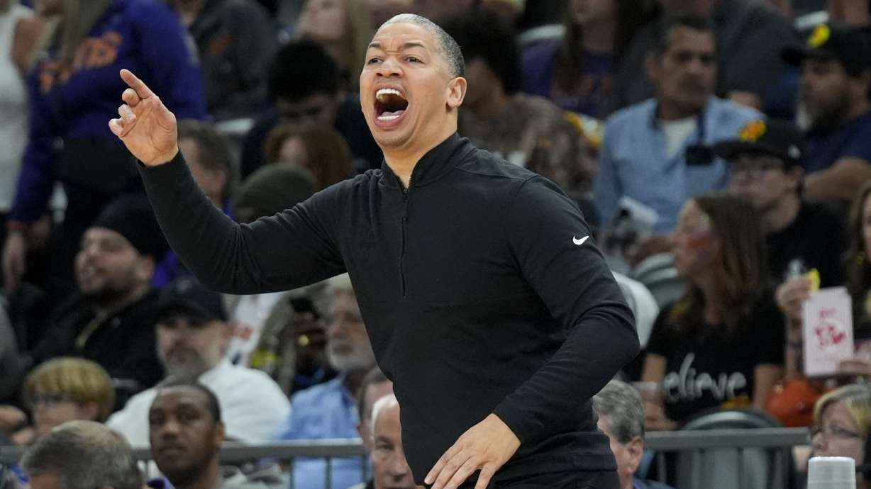 FILE -Los Angeles Clippers coach Tyron Lue shouts instructions to players during the first half of the team's NBA basketball game against the Phoenix Suns on Tuesday, April 9, 2024, in Phoenix. The Los Angeles Clippers have signed coach Tyronn Lue to a long-term contract after winning a division title in his fourth season, Wednesday, May 29, 2024.