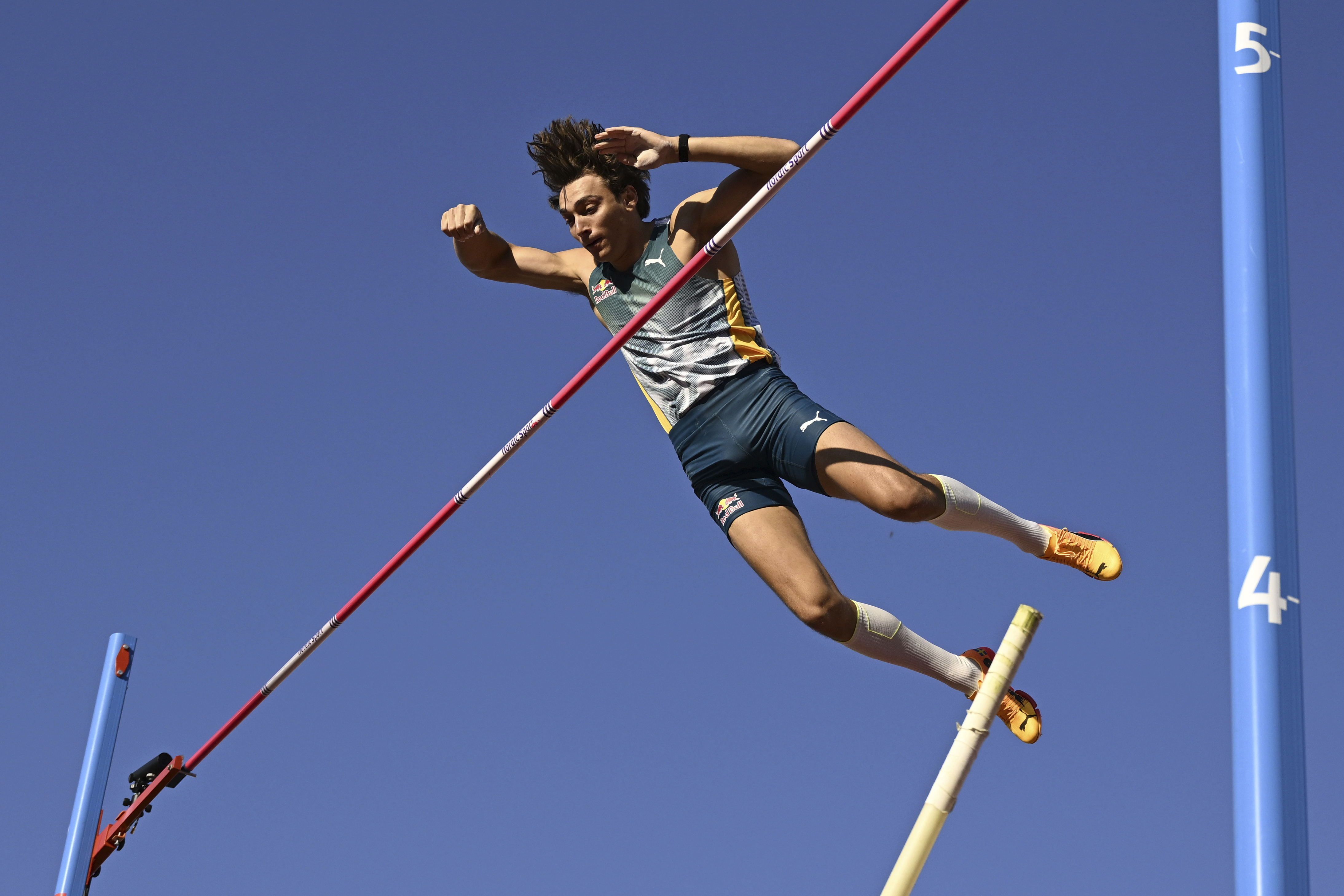 Sweden's Armand Duplantis competes during the men's pole vault comptetition at the Diamond League Bauhaus Athletics Gala in Stockholm, Sweden, Sunday, June 2, 2024. 
