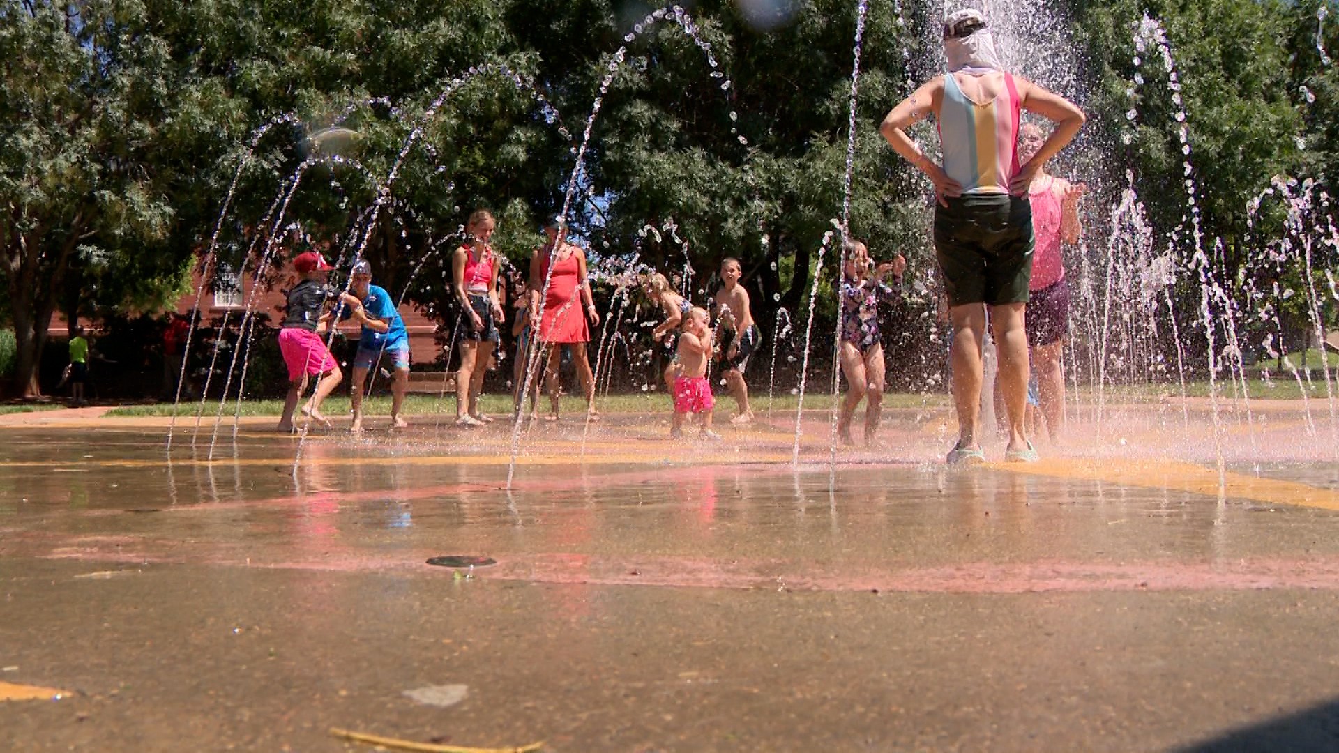 St. residents battle extreme heat