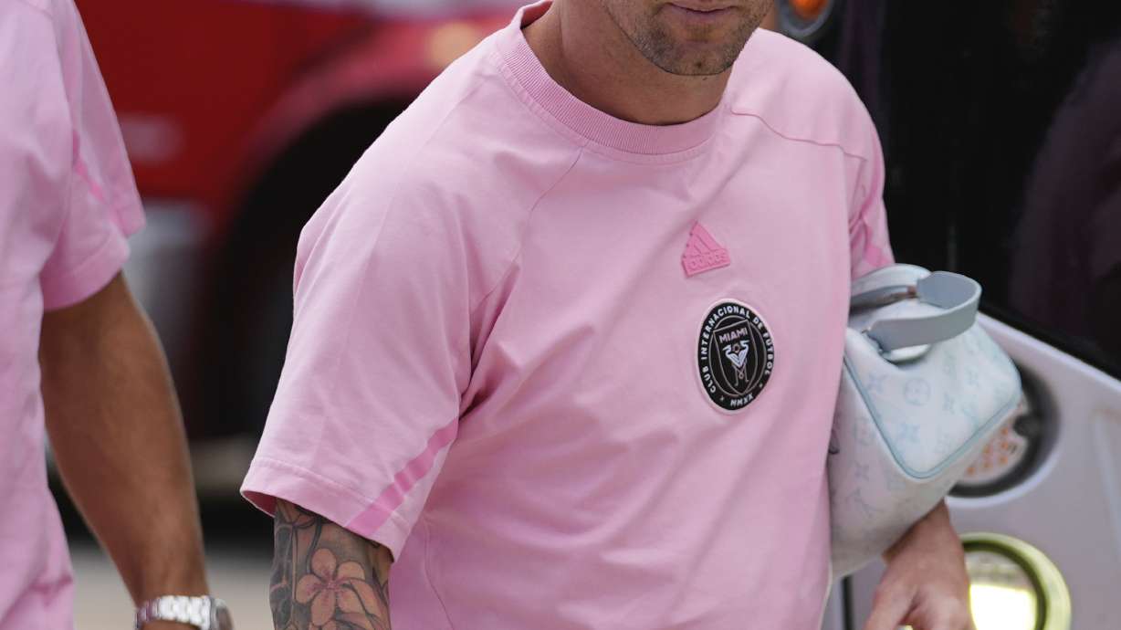 Inter Miami forward Lionel Messi arrives for the team's MLS soccer match against St. Louis City, Saturday, June 1, 2024, in Fort Lauderdale, Fla.