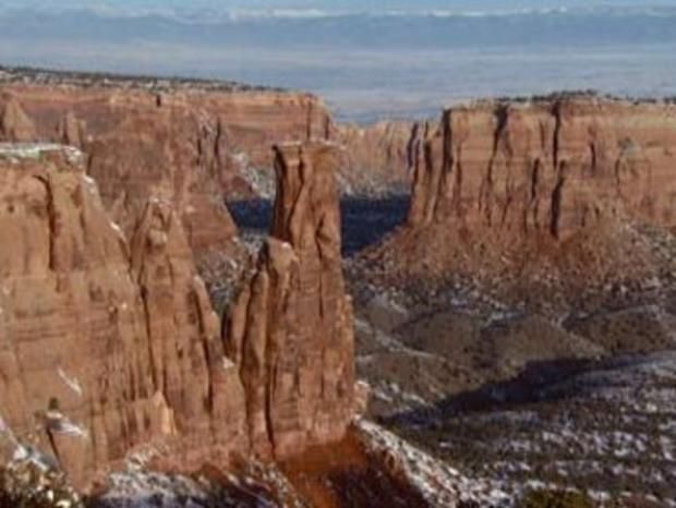 A hiker died after she collapsed and lost consciousness in Colorado National Monument earlier this week.