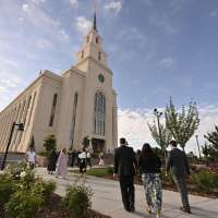 Elder Bednar dedicates Church of Jesus Christ's Layton Utah Temple