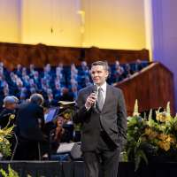 Derrick Porter debuts as host of 'Music & the Spoken Word'