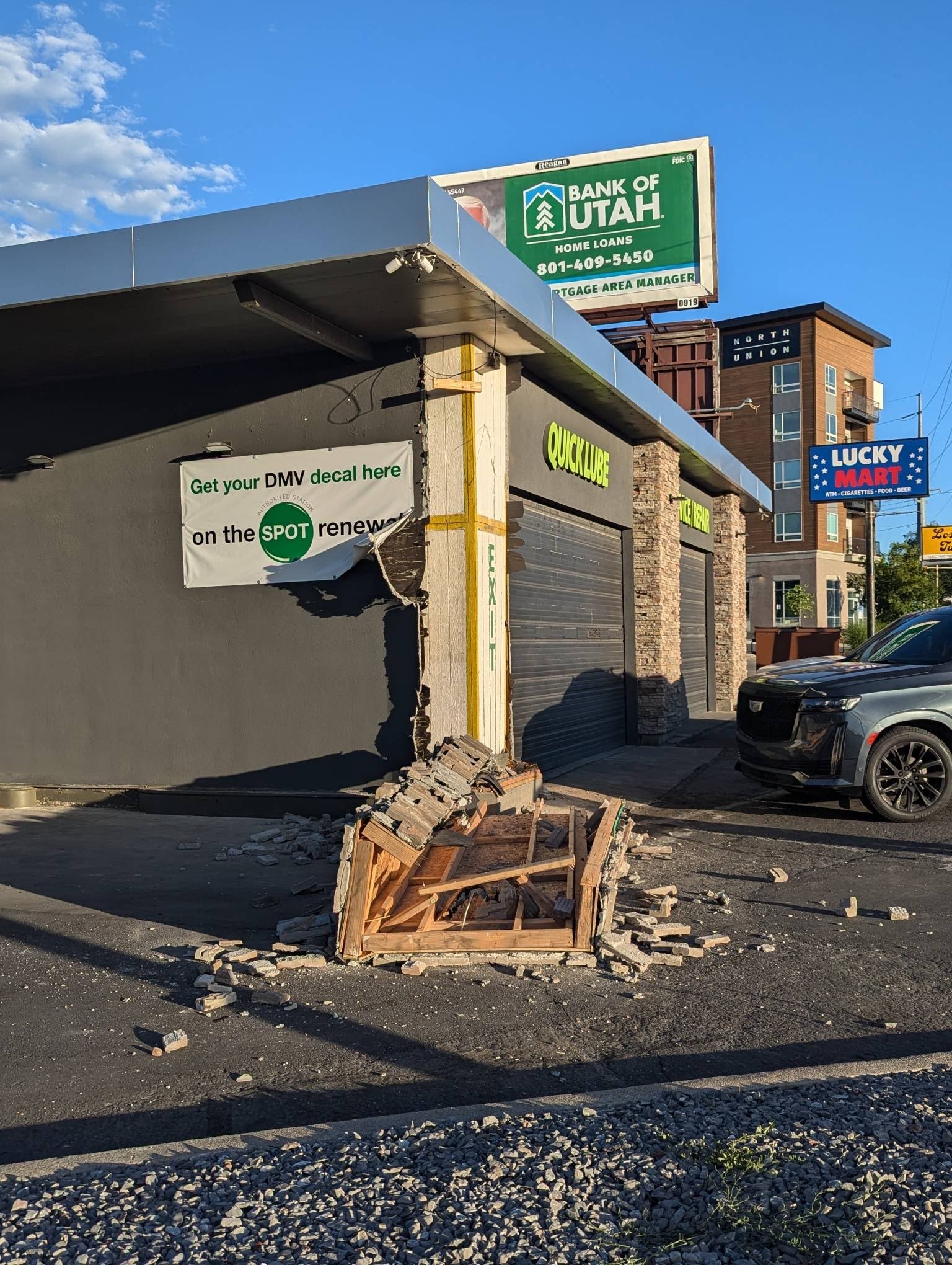 One man in custody after fleeing two-vehicle crash in Midvale