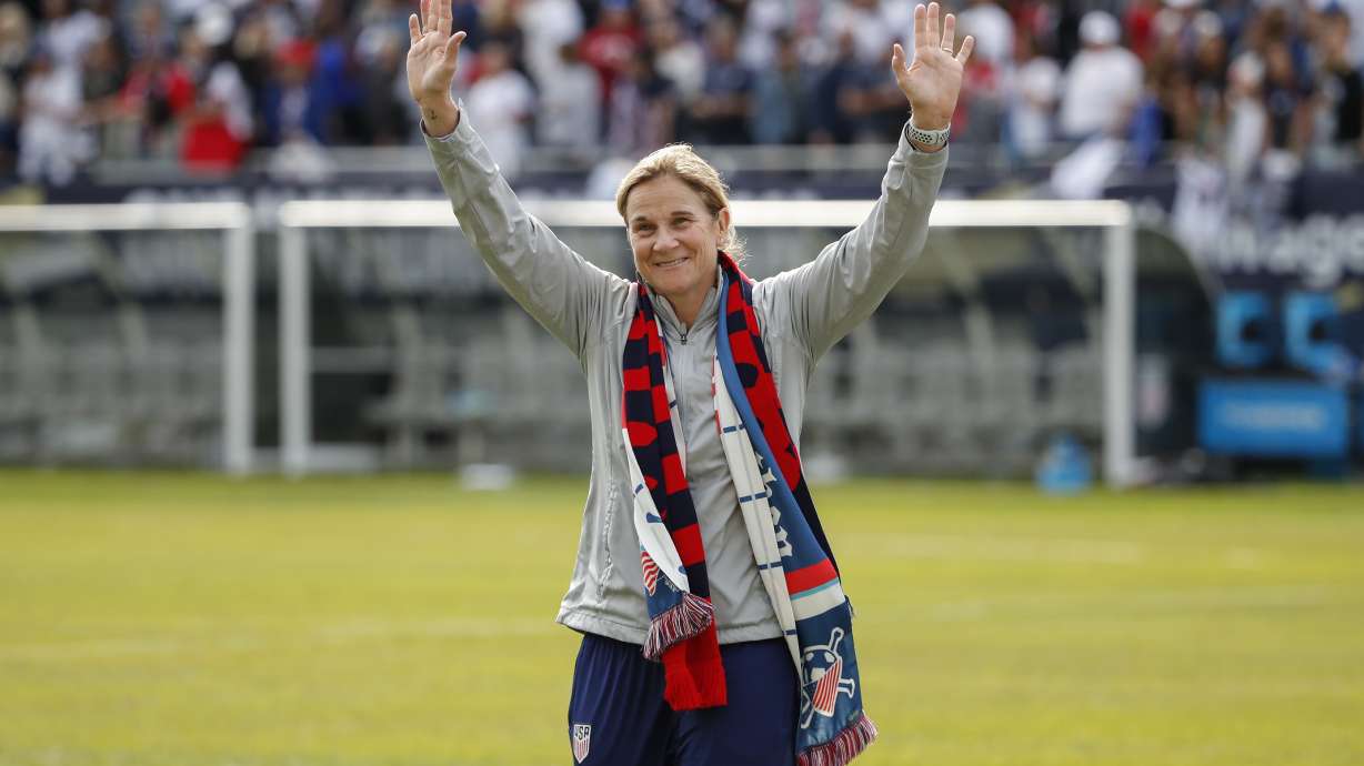 FILE - United States head coach Jill Ellis waves to the crowd as she leaves the field after an international friendly soccer match between the United States and South Korea, Sunday, Oct. 6, 2019, in Chicago. The San Diego Wave called accusations made by a former employee on social media “inaccurate and defamatory” in a statement on Wednesday, July 3, 2024. Brittany Alvarado, who says she is a former video and creative manger for the team, called on the National Women's Soccer League to remove to team President Jill Ellis, the former coach of the U.S. women's national team.