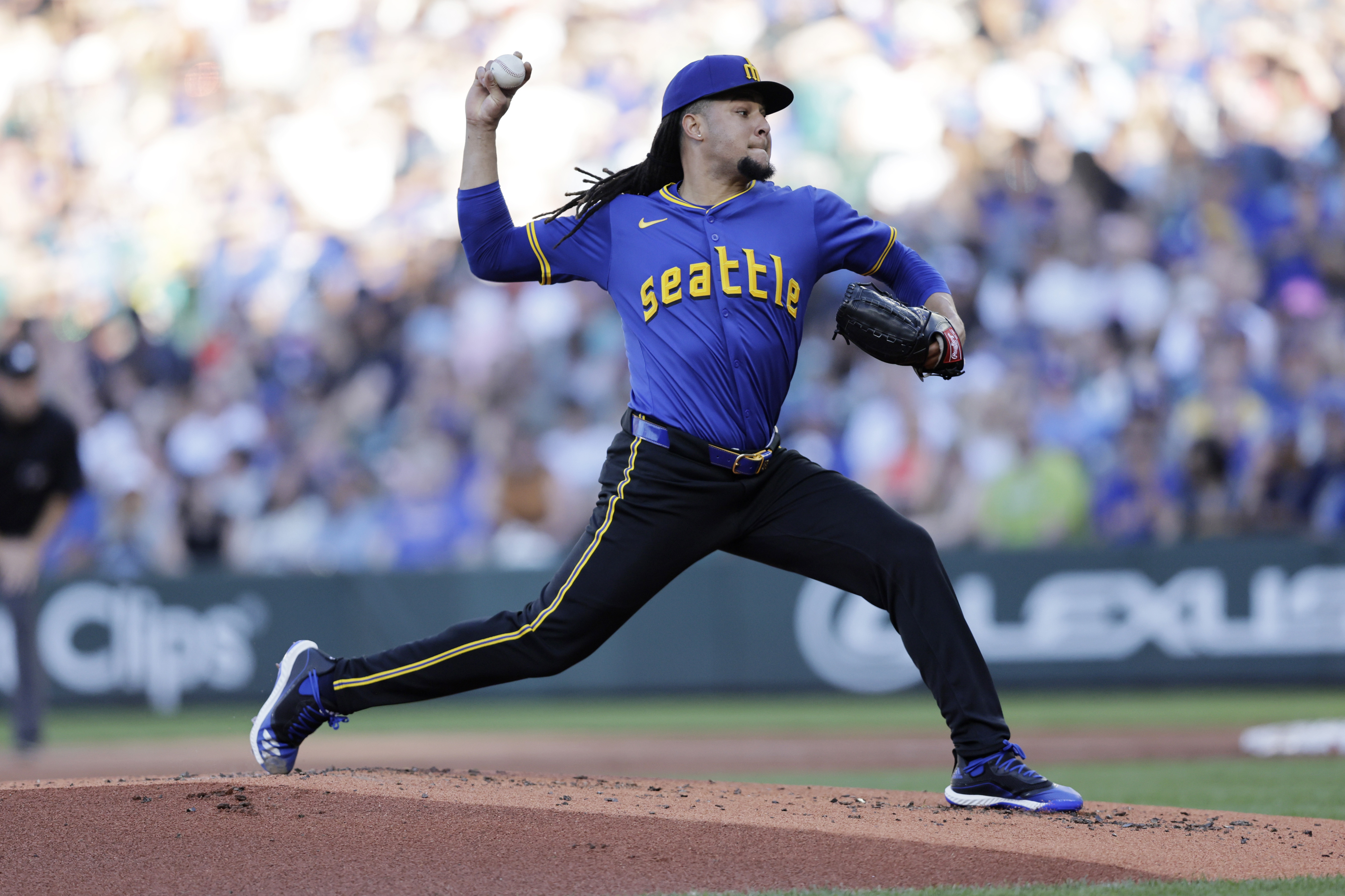 Seattle Mariners starting pitcher Luis Castillo throws to a Toronto Blue Jays batter during the second inning in a baseball game, Friday, July 5, 2024, in Seattle. 
