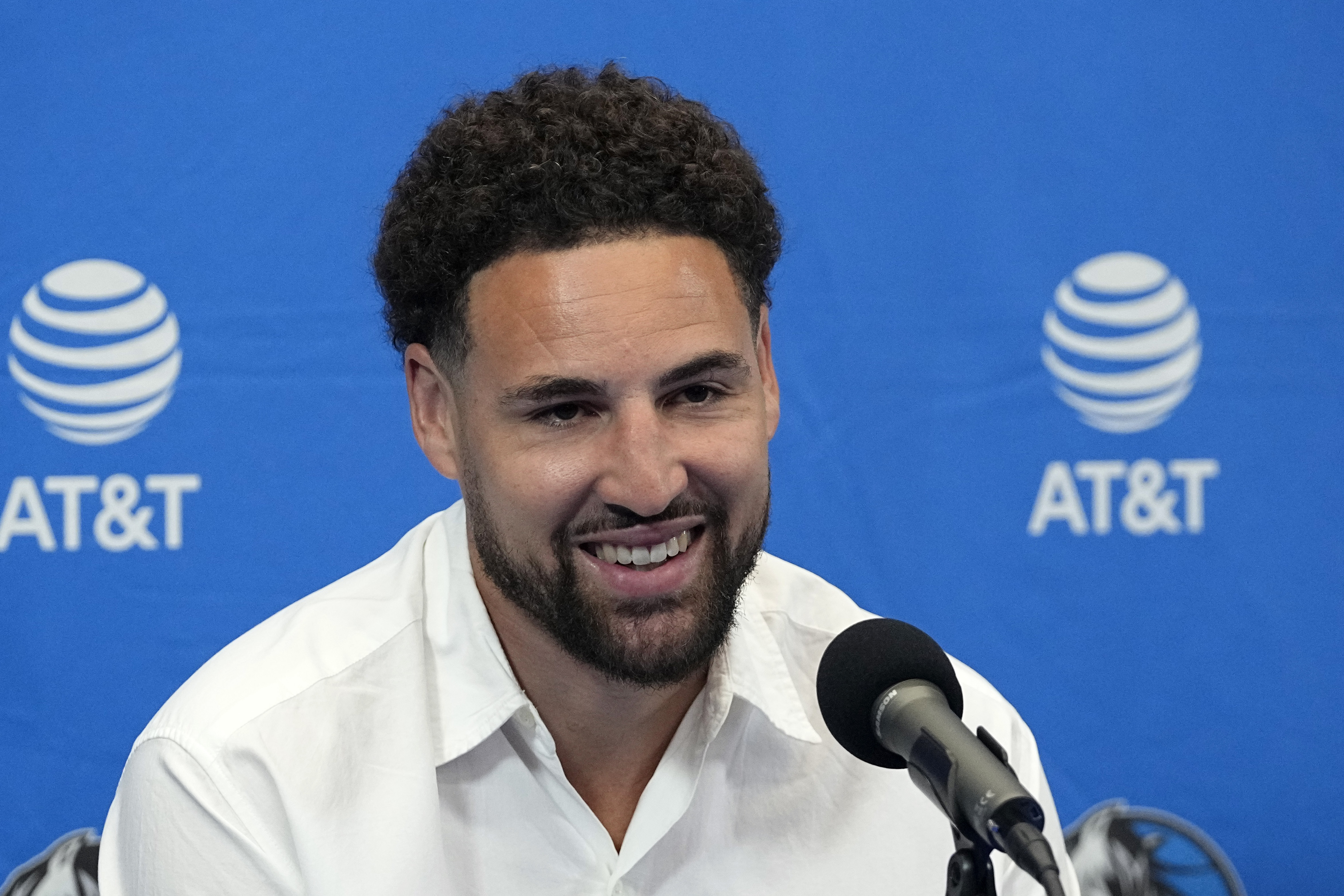 Klay Thompson responds to questions during an NBA basketball news conference where he was introduced as one of the team's latest acquisitions in Dallas, Tuesday, July 9, 2024. 