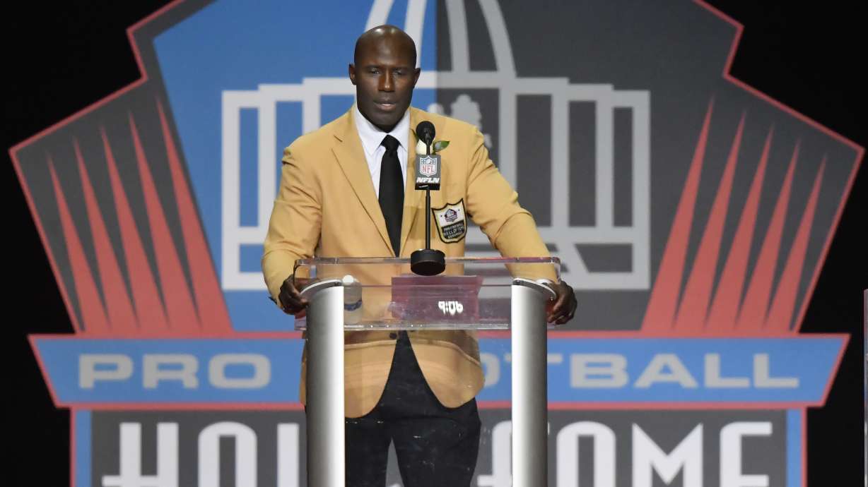 FILE - Former NFL player Terrell Davis delivers his speech during induction ceremonies at the Pro Football Hall of Fame, Saturday, Aug. 5, 2017, in Canton, Ohio. Davis said Monday, July 15, 2024, he was “humiliated" after being handcuffed and removed from a United Airlines flight, then later apologized to by law enforcement, over the weekend. Davis, who previously played for the Denver Broncos, wrote in an Instagram post that he had tapped a flight attendant on the arm, prompting the employee to shout “don't hit me” and hurry toward the front of the plane.