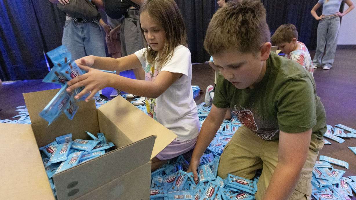 Influencer Roblox stars, chocolate bars: Utah's crazy YouTube meet-up